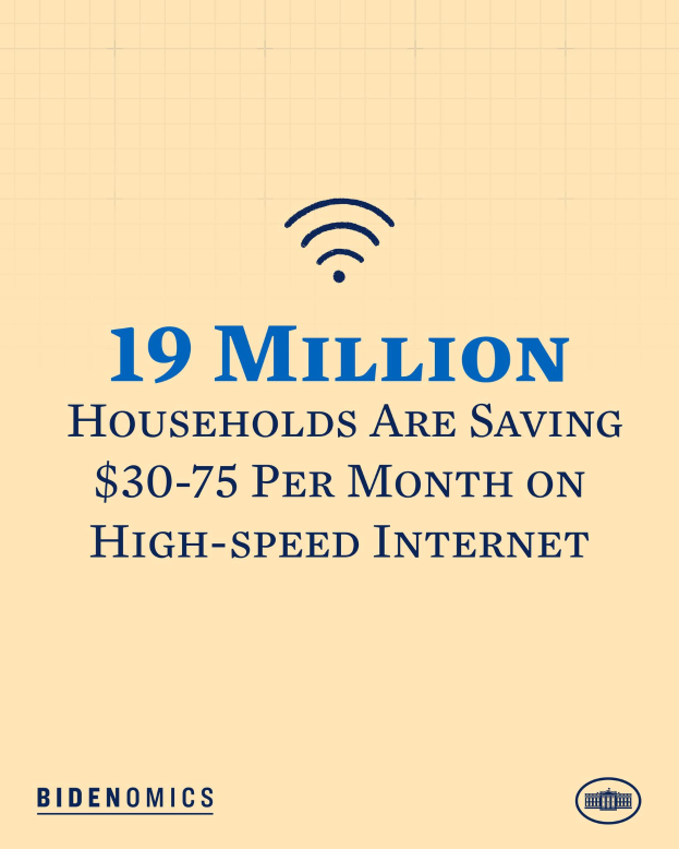 Ein Plakat mit Text und einem Logo, auf dem "19 Millionen Haushalte sparen $30-75 pro Monat bei High-Speed-Internet" steht.