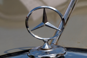 Mercedes-Benz: 100 Jahre des Sterns auf der Haube