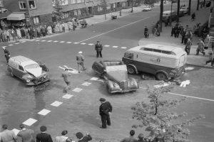 Nachtr├Ąglicher Crash: War es ein Stadtstra├čenrennen im Herzen der Stadt?