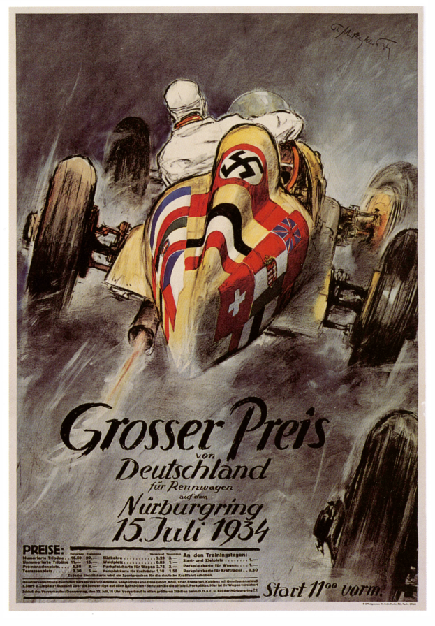 Ein Vintage-Plakat, das ein Rennauto mit einer Nazi-Flagge bewirbt, zeigt ein hellgelbes und rotes Auto mit einem karierten Köhler, einen Fahrer in einem schwarzen Helm und einem rot-weiß gestreiften Hemd, vor einem blauen Himmel mit weißen Wolken.
