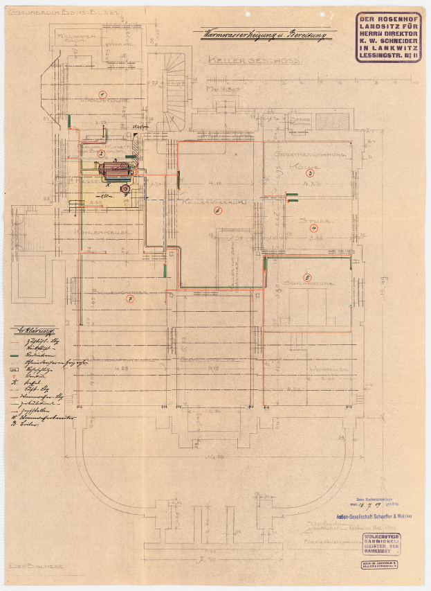 Ein detaillierter architektonischer Plan des Rosenhof-Krankenhauses in Hamburg, Deutschland, der den Aufbau des Gebäudes mit zahlreichen Drähten und Texten zeigt, die die Räume, Flure und andere Merkmale beschreiben.