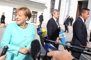 Bundeskanzlerin und Kabinett im Dialog mit der Bevölkerung