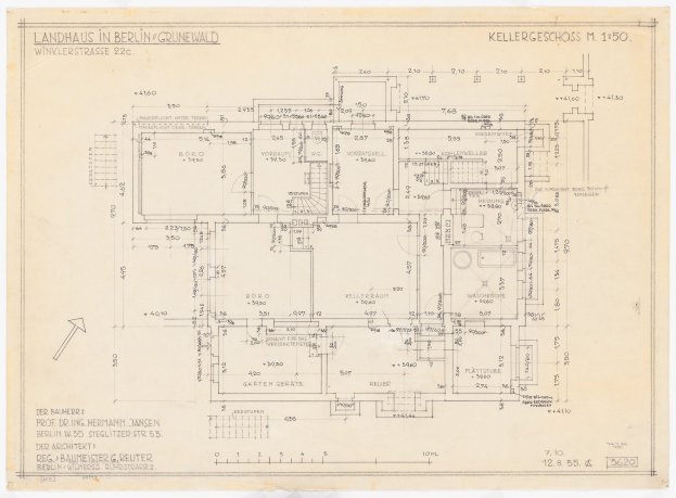 EinBlueprint eines Hauses mit der Aufschrift "Landhaus in Berlin" auf einem Blatt Papier mit Architekturplänen.